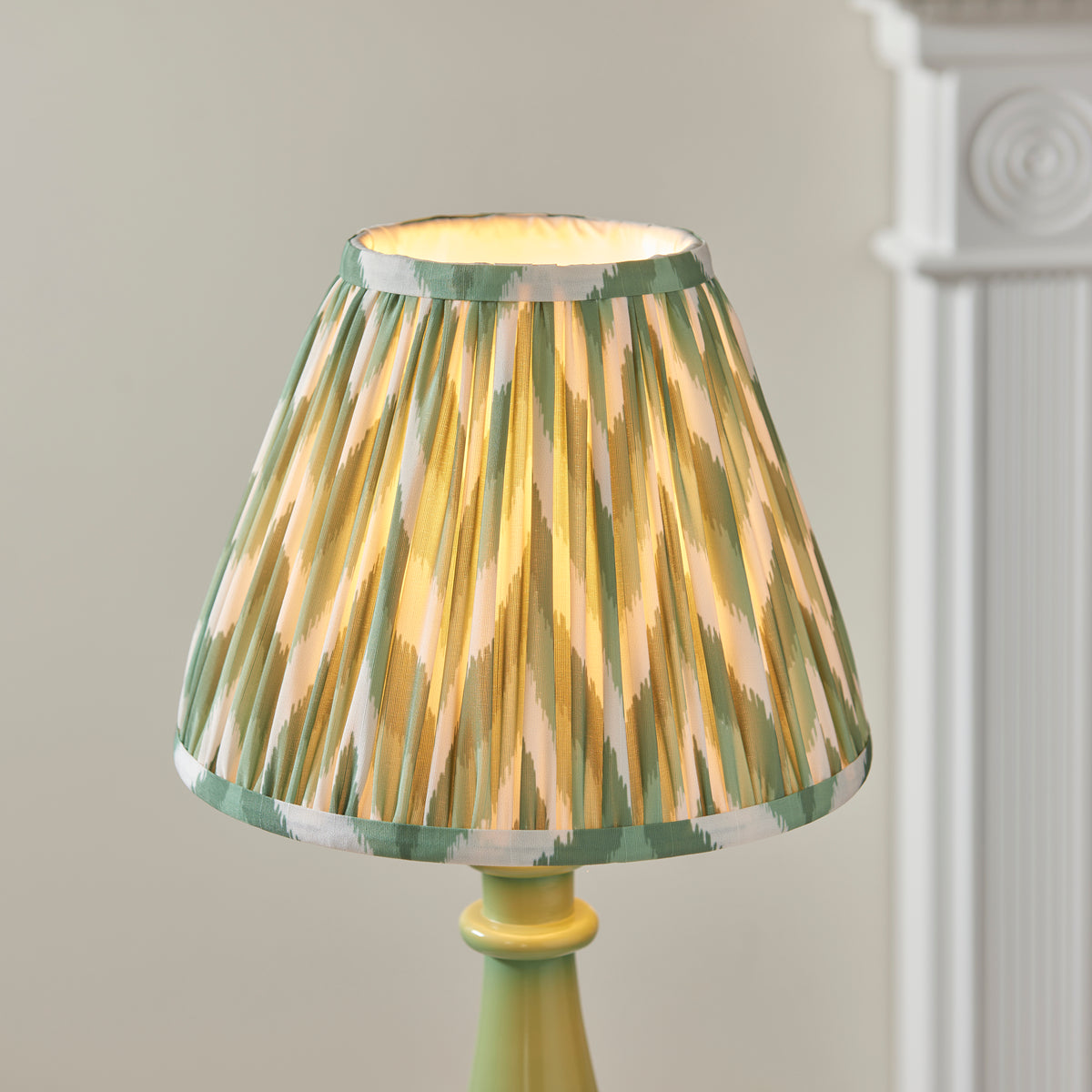 116337 Myrtle & Zigzag 25cm Table Lamp Green