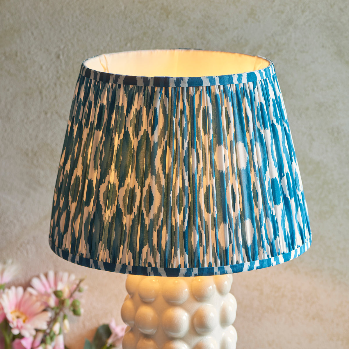 116392 Bobble & Ikat 35cm Table Lamp White Blue