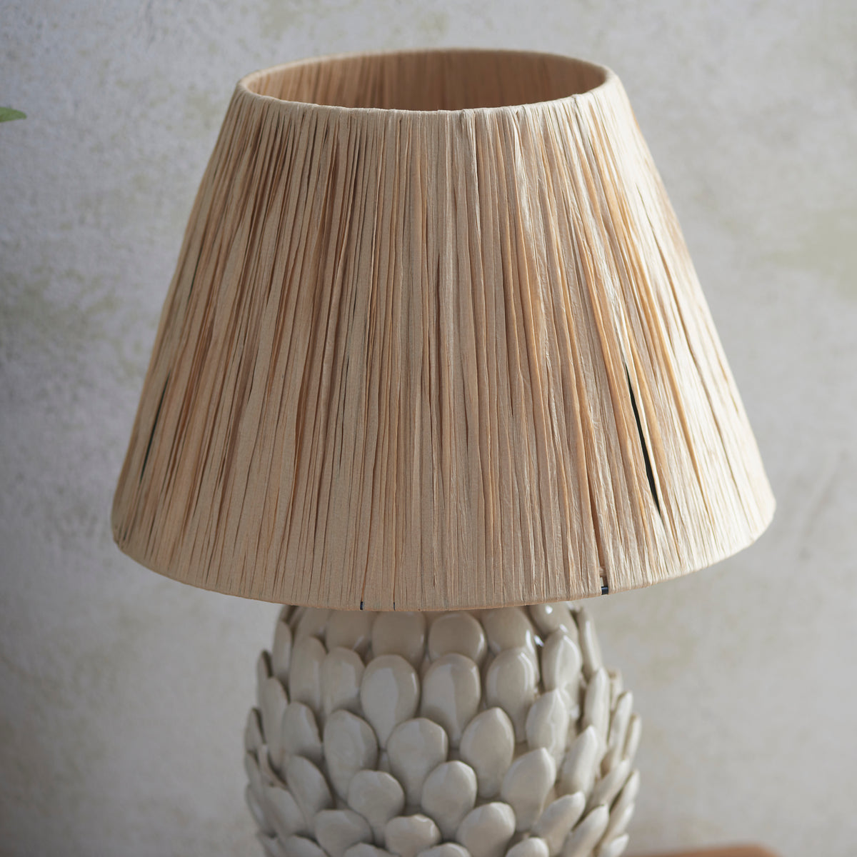 116422 Layered Leaf & Raffia 30cm Table Lamp Ivory