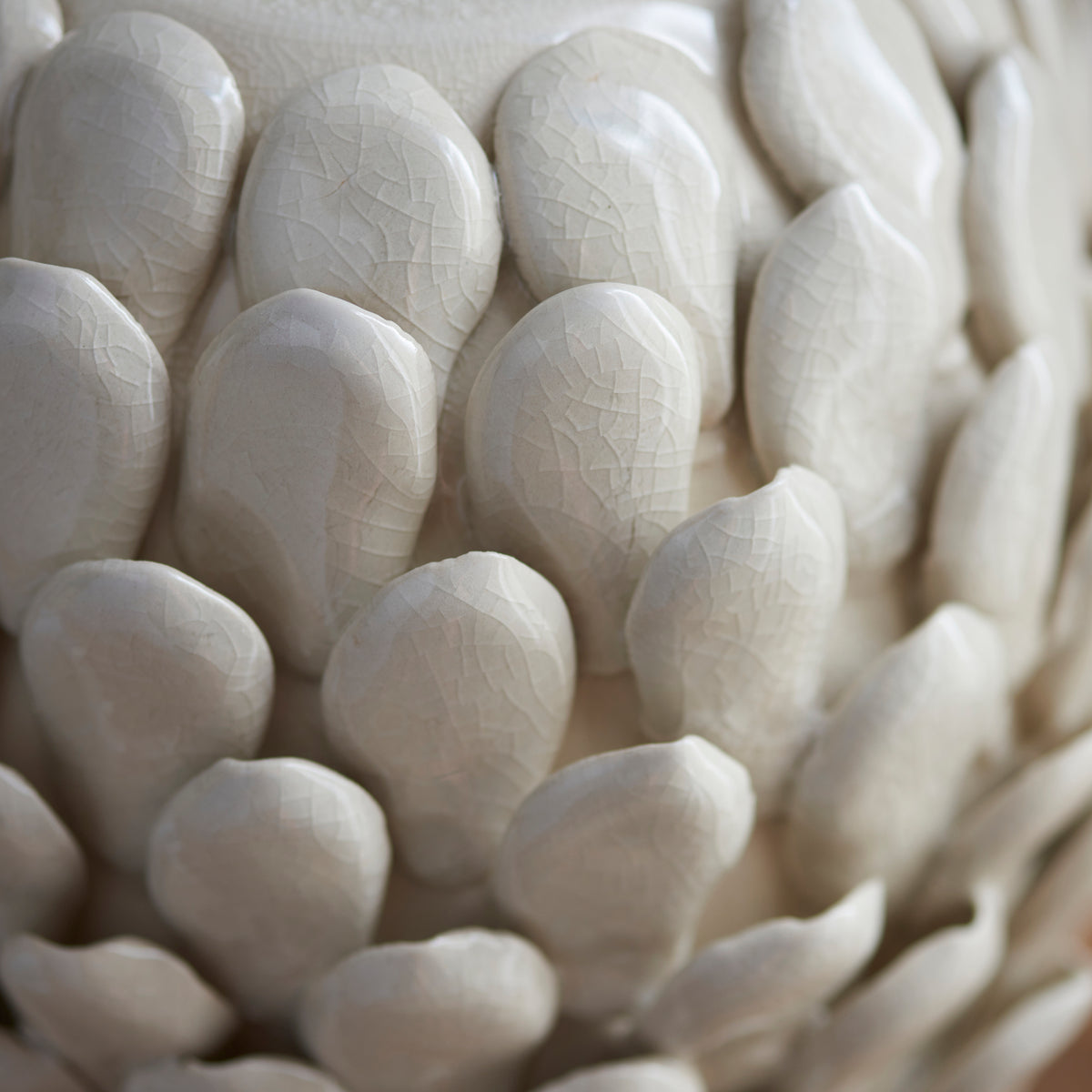116422 Layered Leaf & Raffia 30cm Table Lamp Ivory