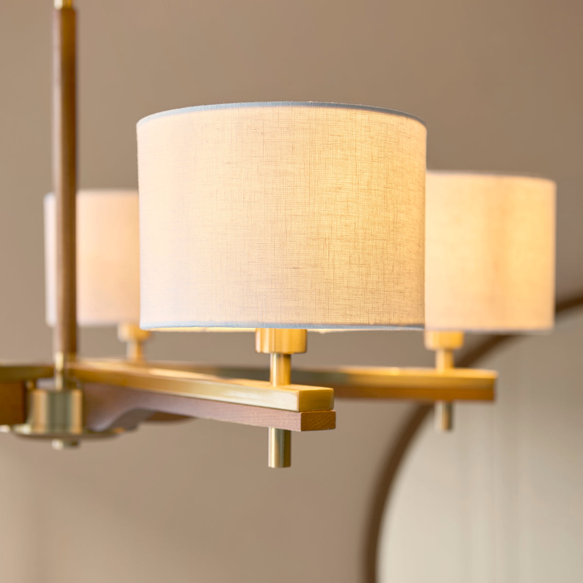 116994 Heathcliff 5 Light Pendant Brass Wood