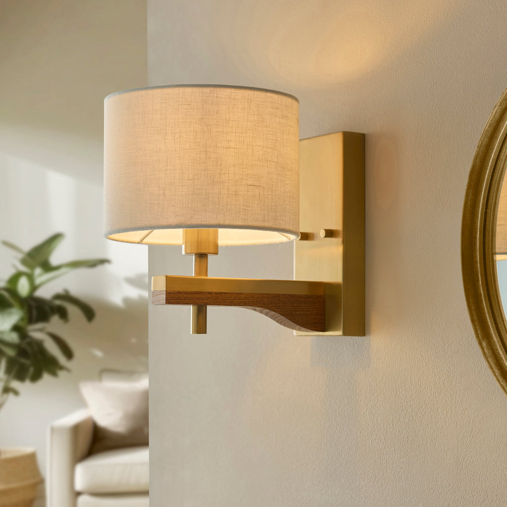 116995 Heathcliff Wall Light Brass Wood