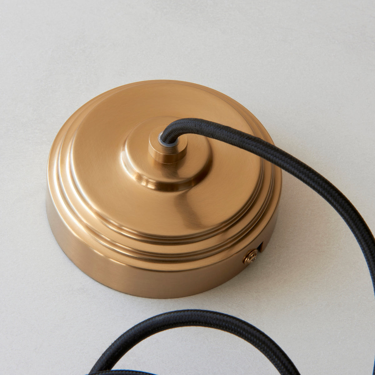 117662 Eltham Pendant Brass