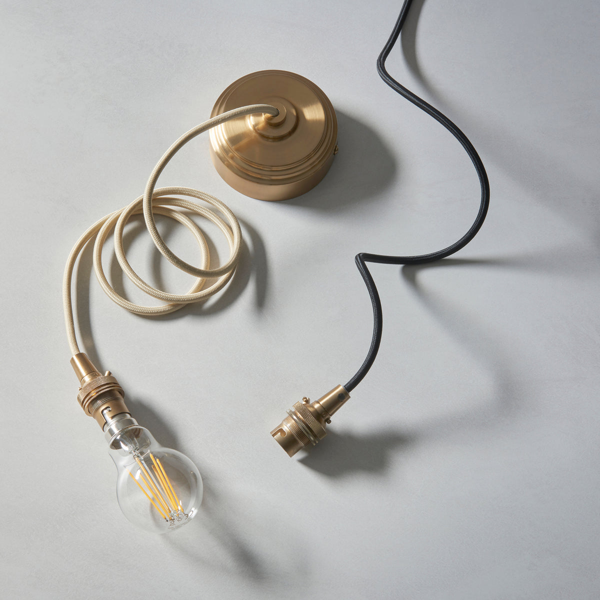 117662 Eltham Pendant Brass