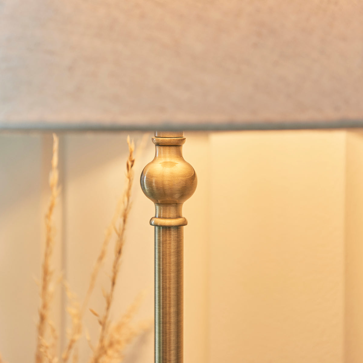117829 Lille Table Lamp Brass
