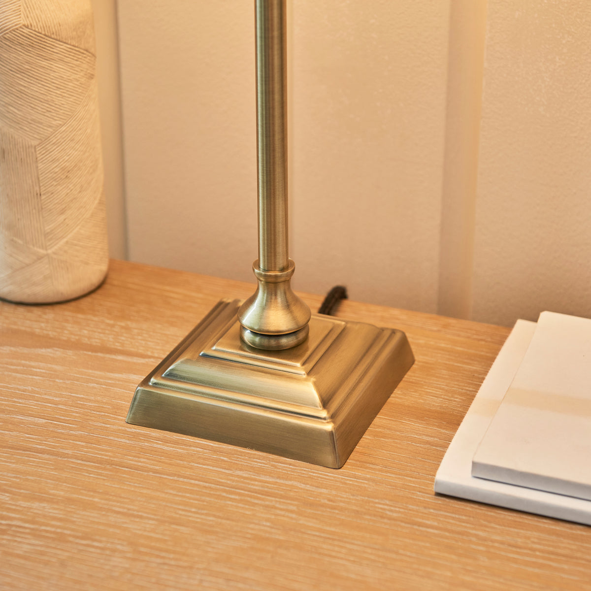 117829 Lille Table Lamp Brass
