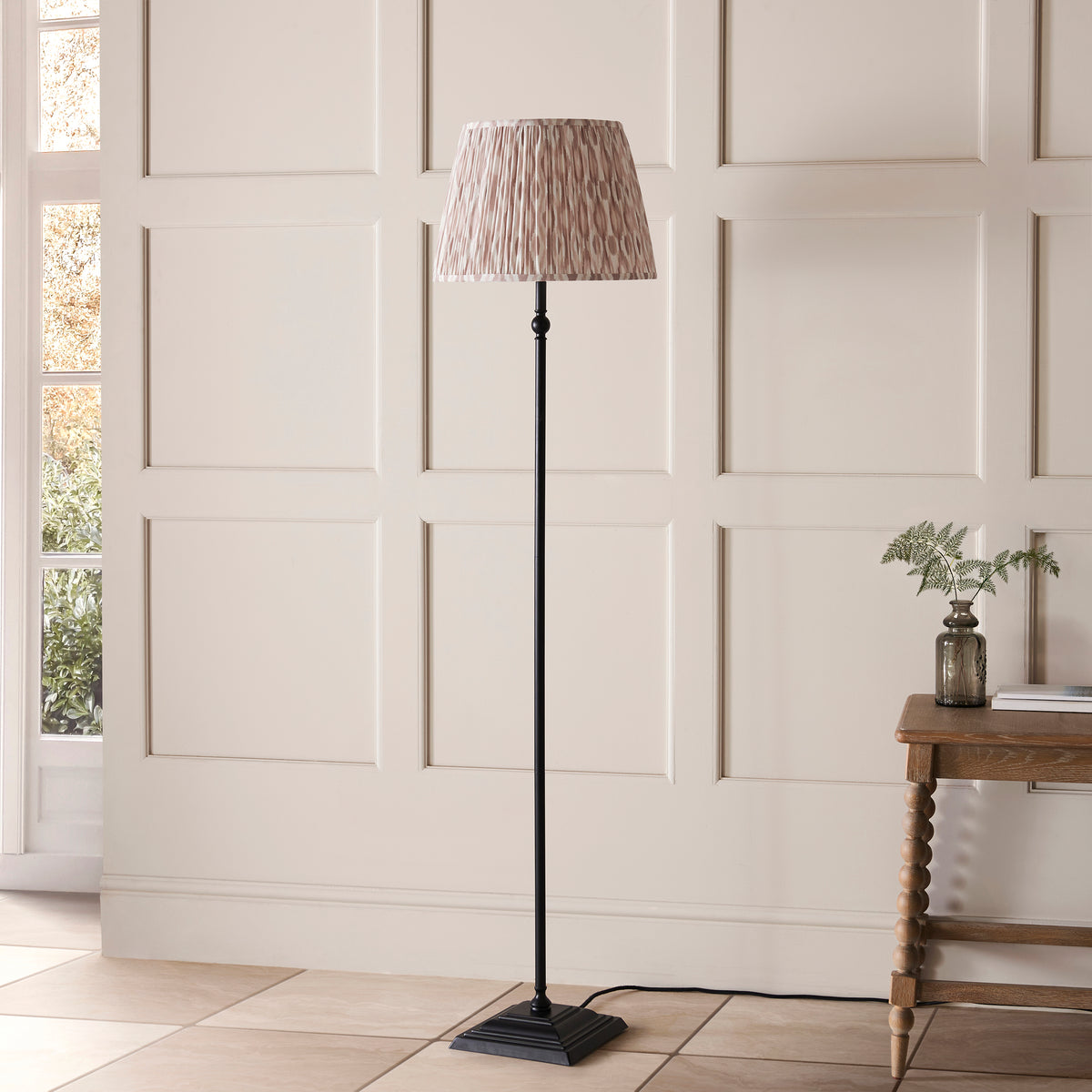 117997 Lille & Ikat 40cm Floor Lamp Black
