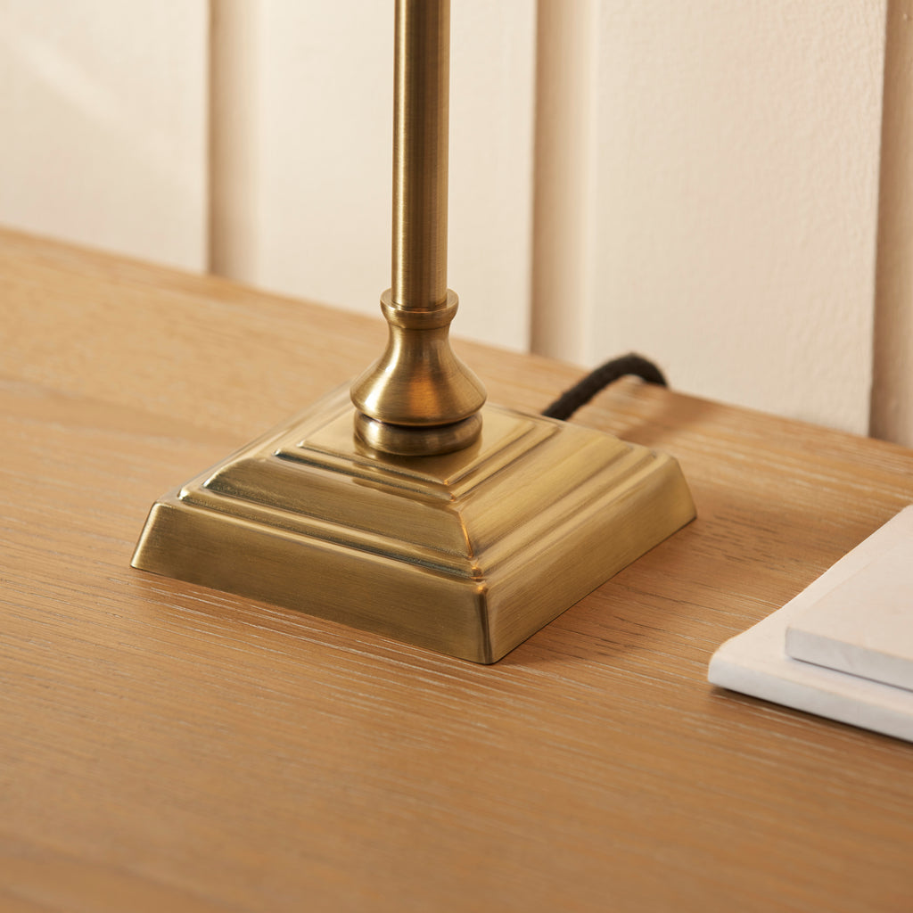 118122 Lille Table Lamp Brass