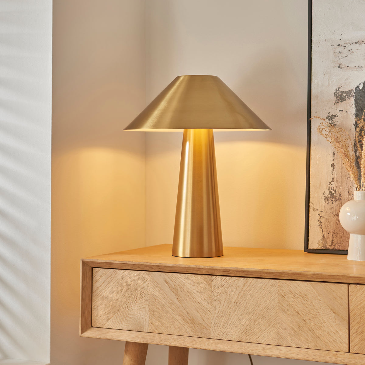 118685 Isak Table Lamp Brass