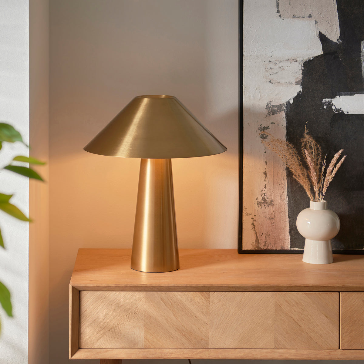 118685 Isak Table Lamp Brass
