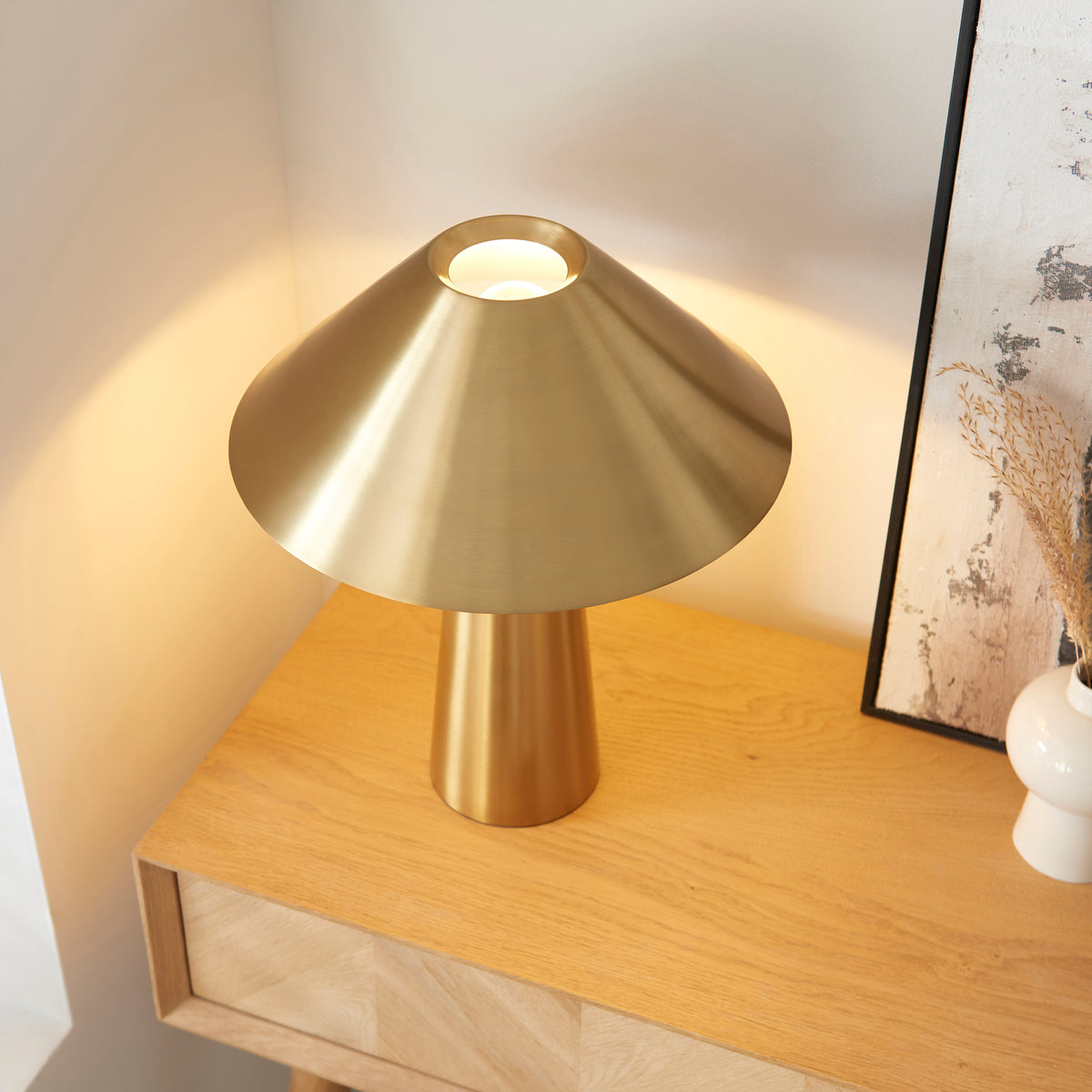 118685 Isak Table Lamp Brass