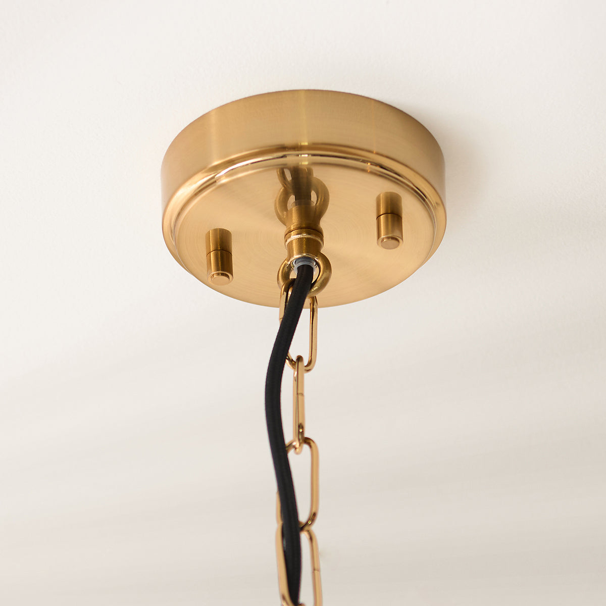 119141 Hammond Grand Pendant Brass