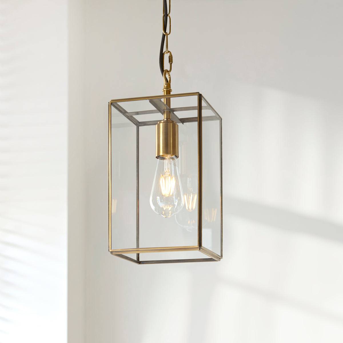 119142 Hammond Pendant Brass