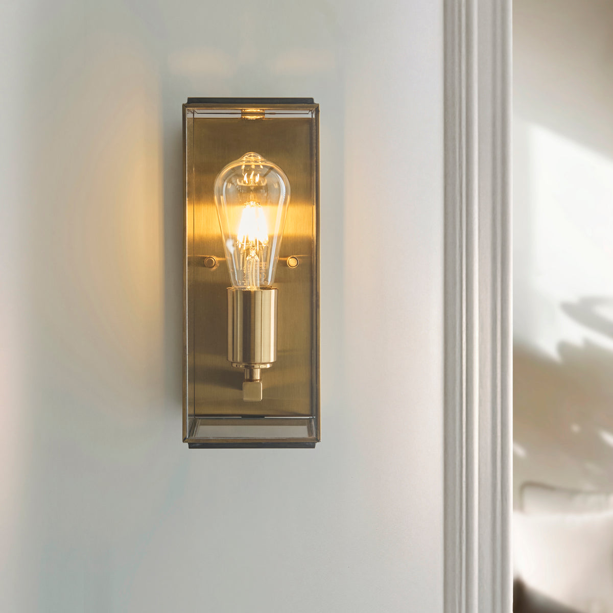 119144 Hammond Wall Light Brass
