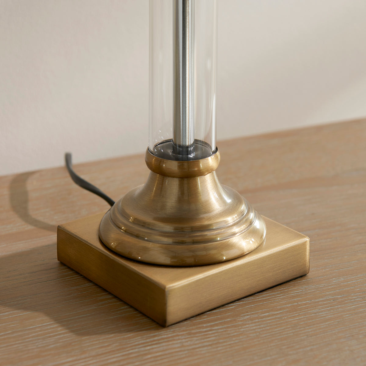 119972 Avebury & Avalon 31cm Table Lamp Brass