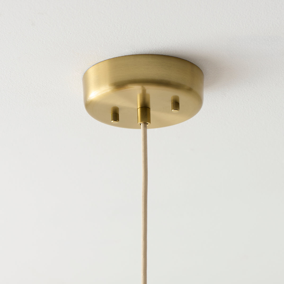 120005 Isabella Pendant Brass White