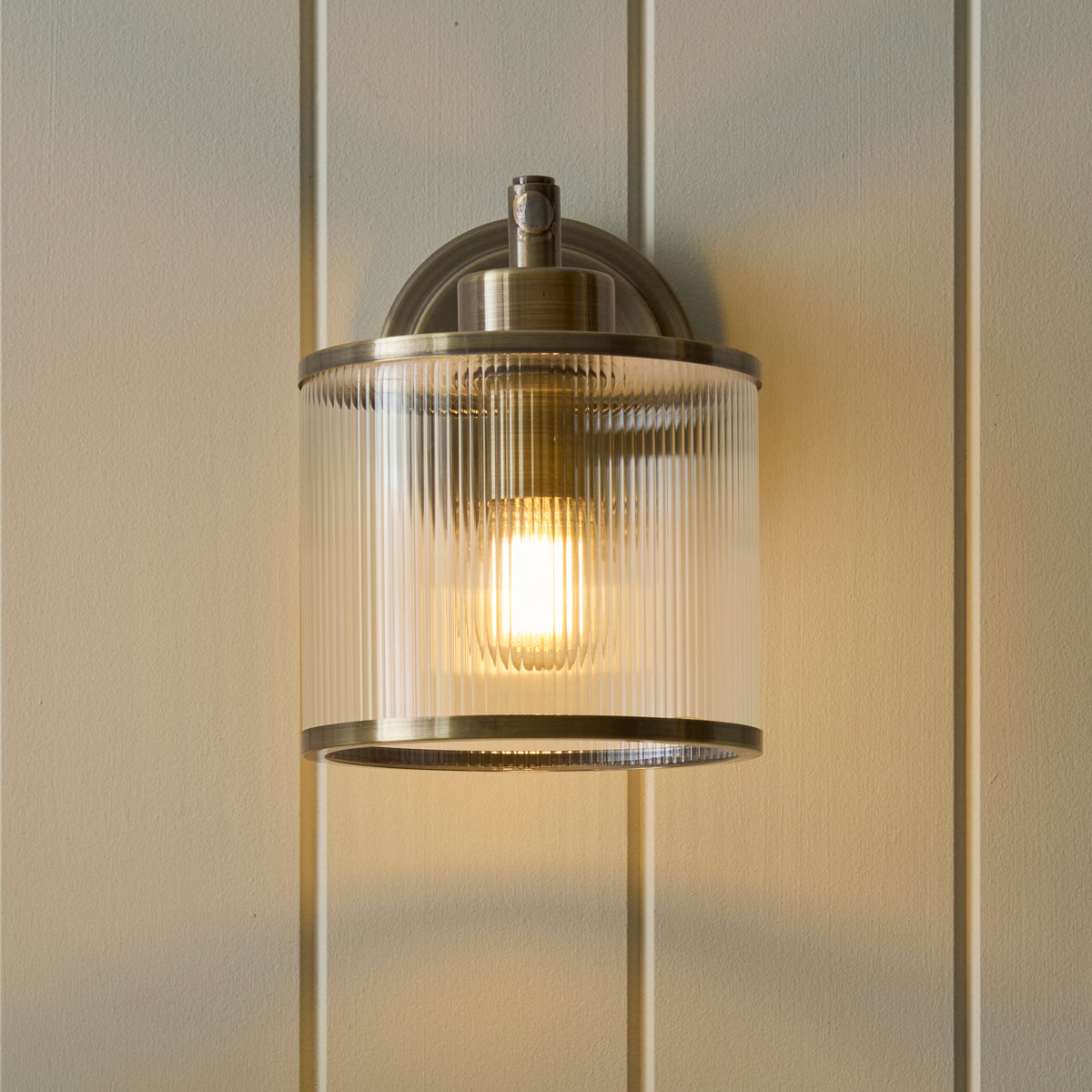 120144 Ridgeton Wall Light Brass