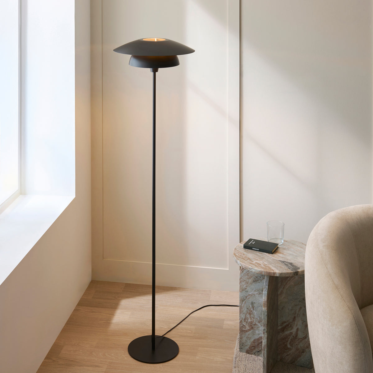 121069 Lyon Floor Lamp Black