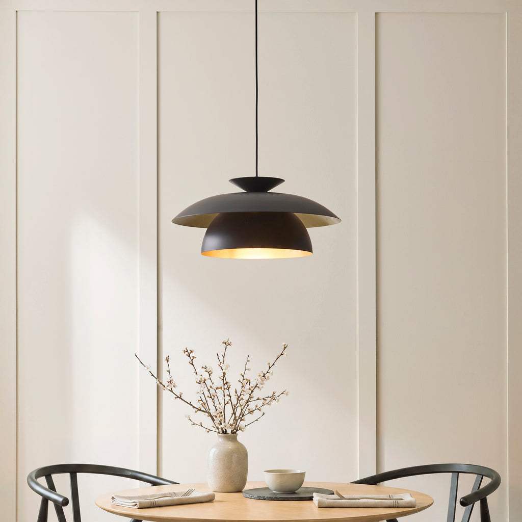 121071 Lyon Pendant Black