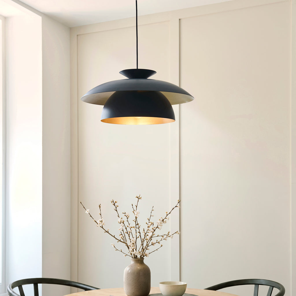 121071 Lyon Pendant Black