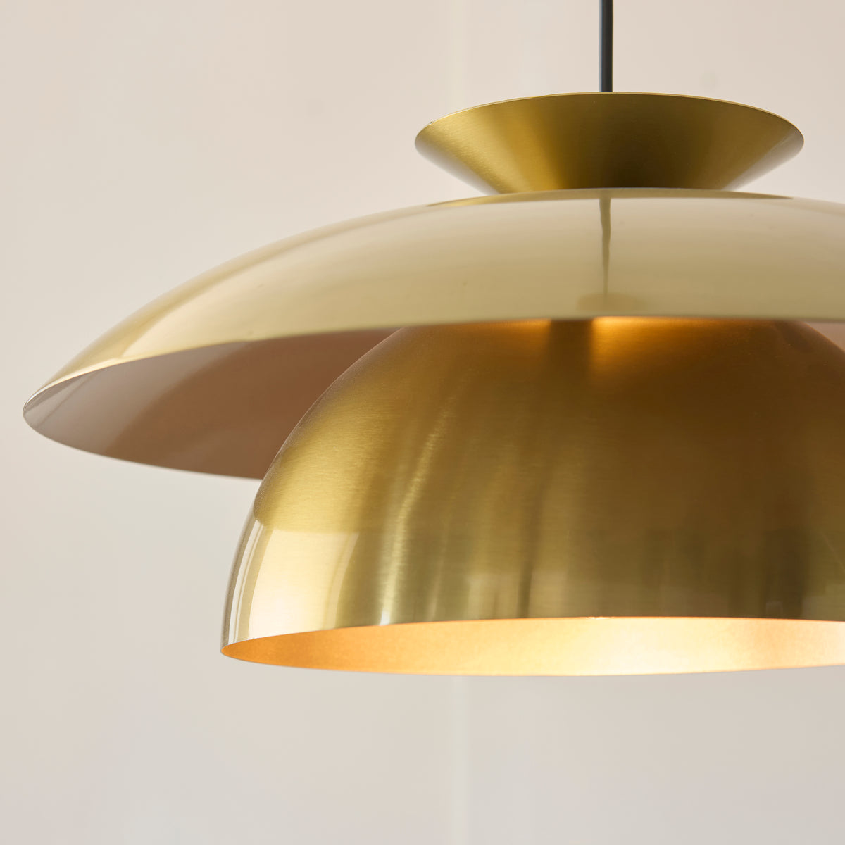 121072 Lyon Pendant Brass