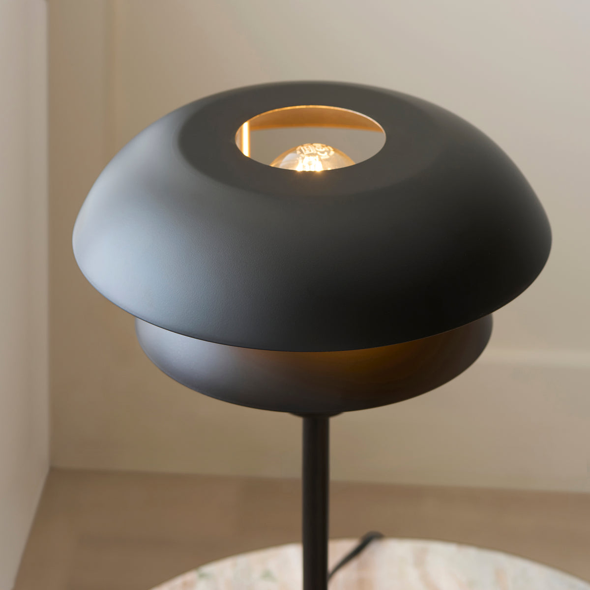 121075 Lyon Table Lamp Black