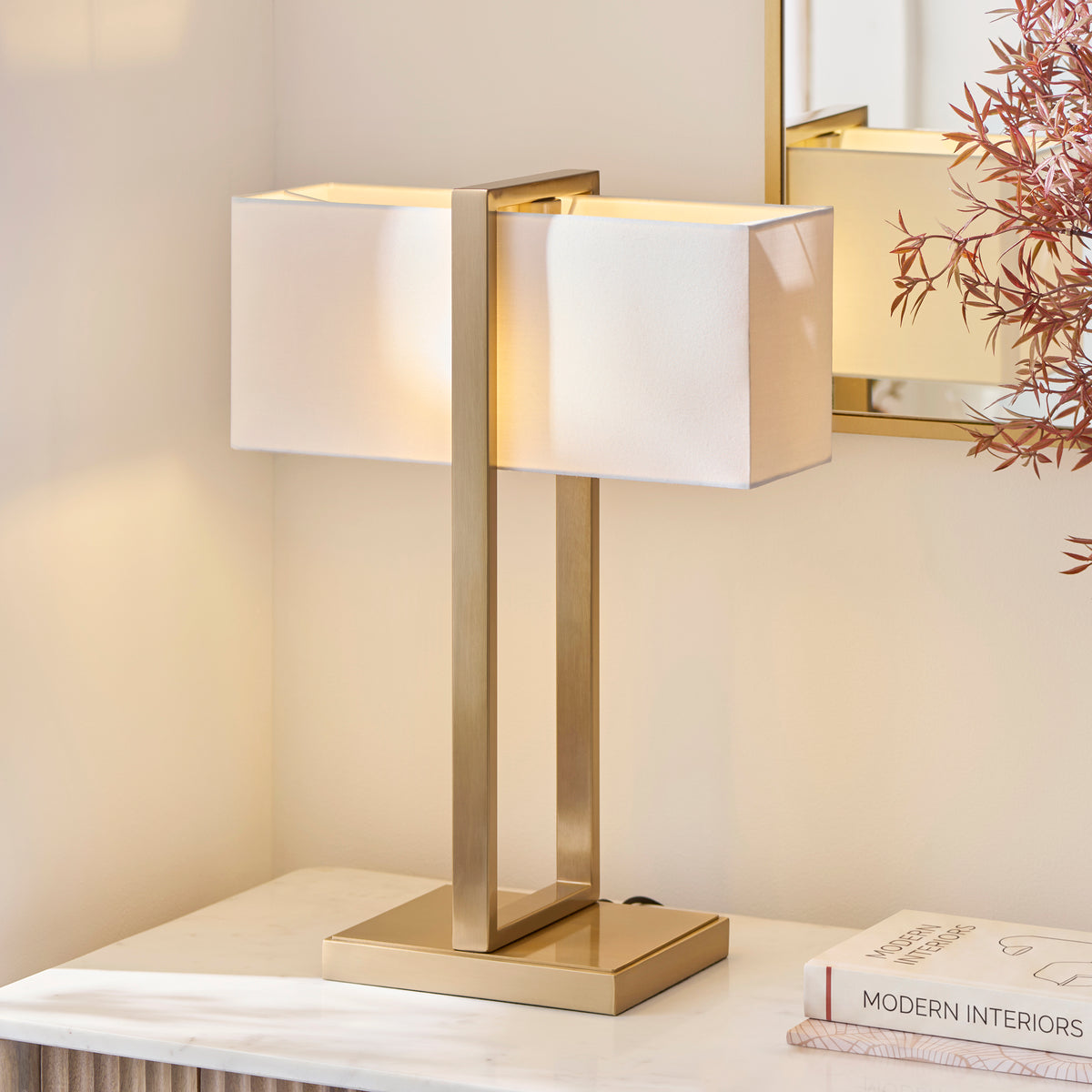 121991 Seattle Table Lamp Brass Ivory