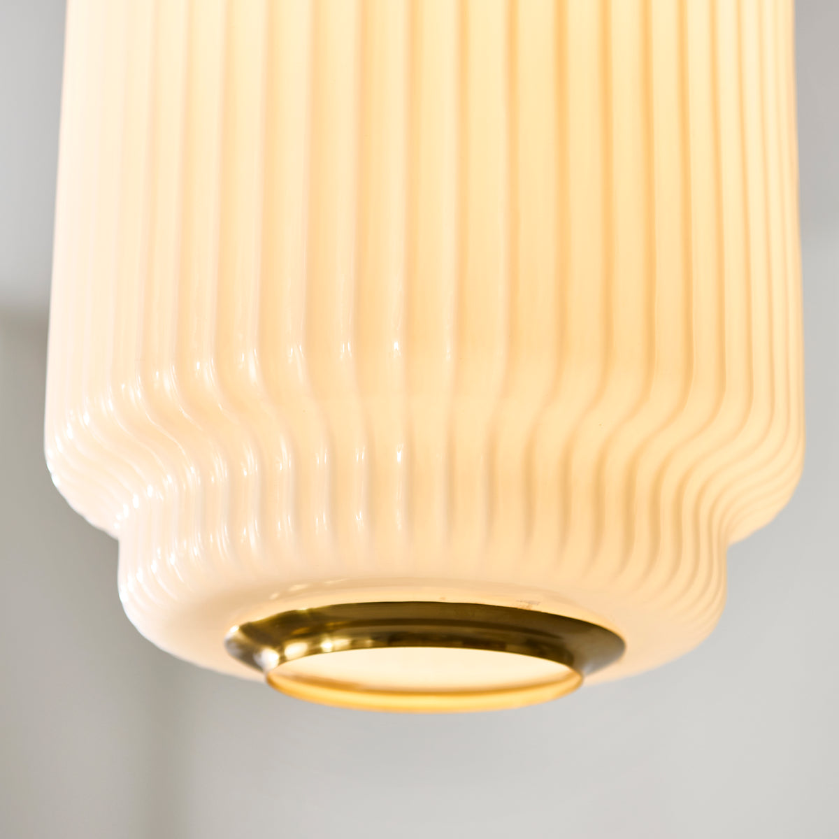 122054 Evora Pendant Brass Opal
