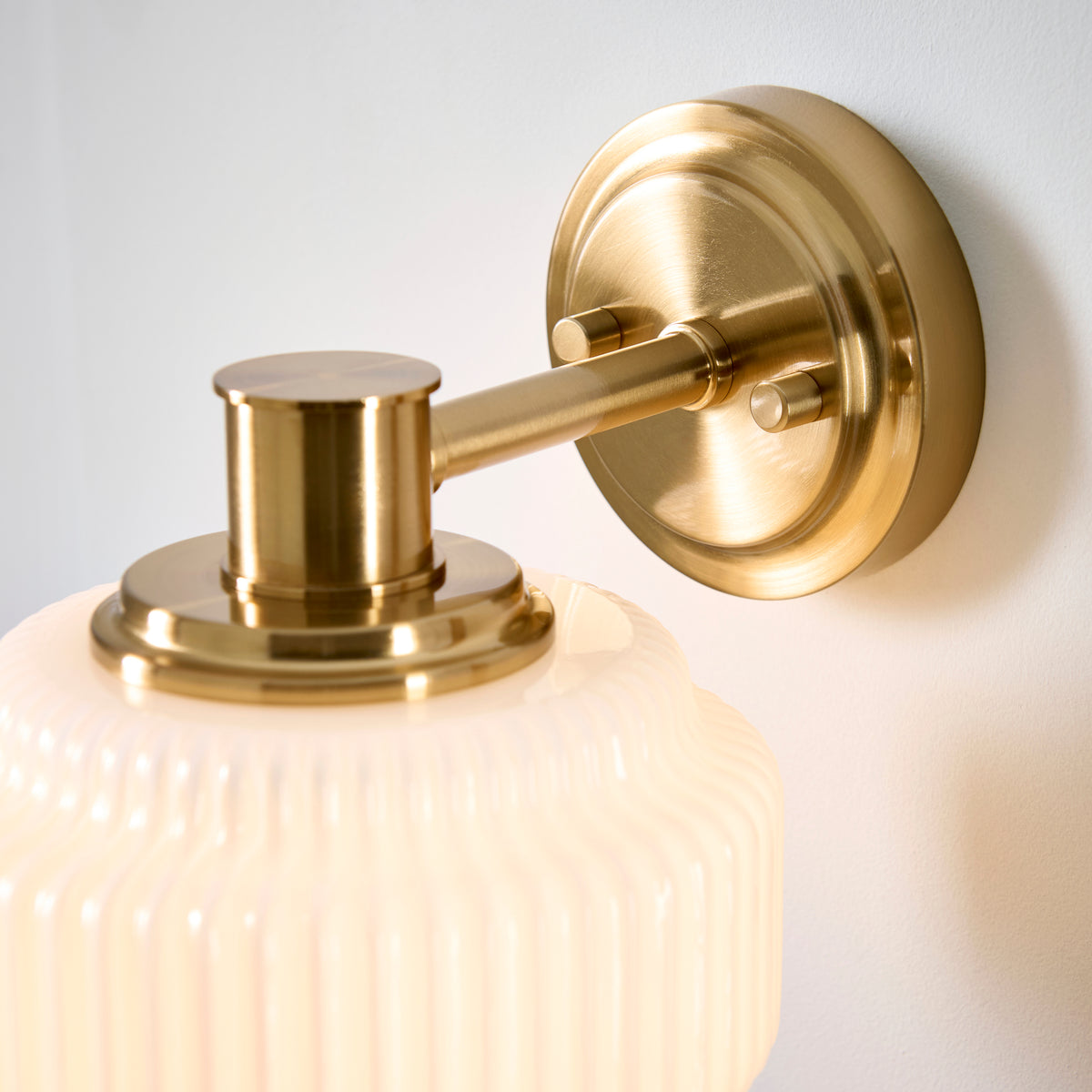 122784 Evora Wall Light Brass Opal