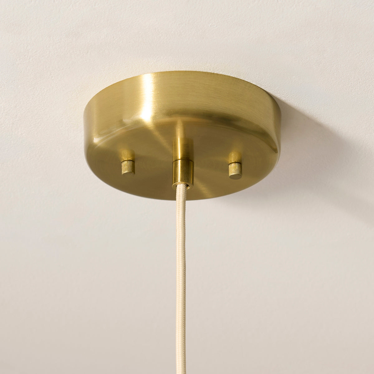 124380 Isabella Grand Pendant Brass White
