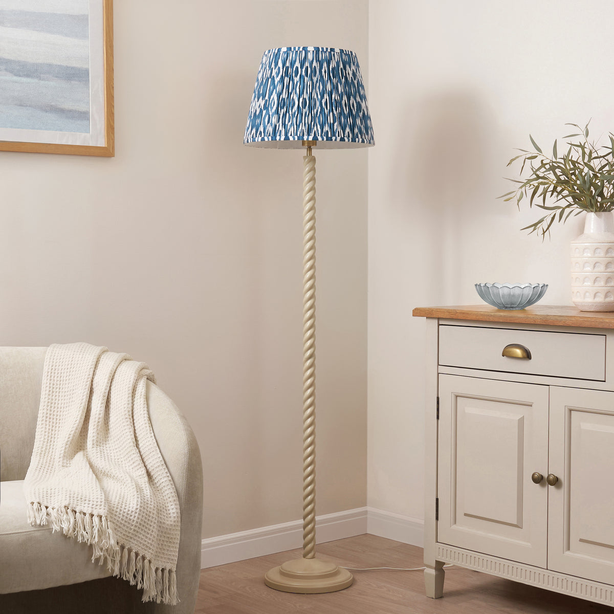 125406 Twist & Ikat 40cm Floor Lamp White Blue