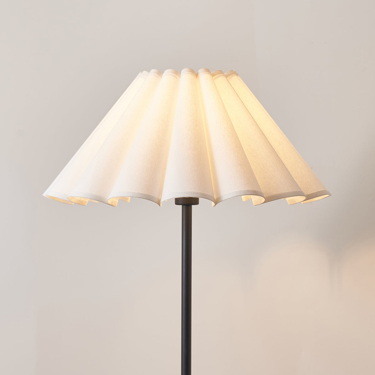 125416 Arlo & Ayla 53cm Floor Lamp Black