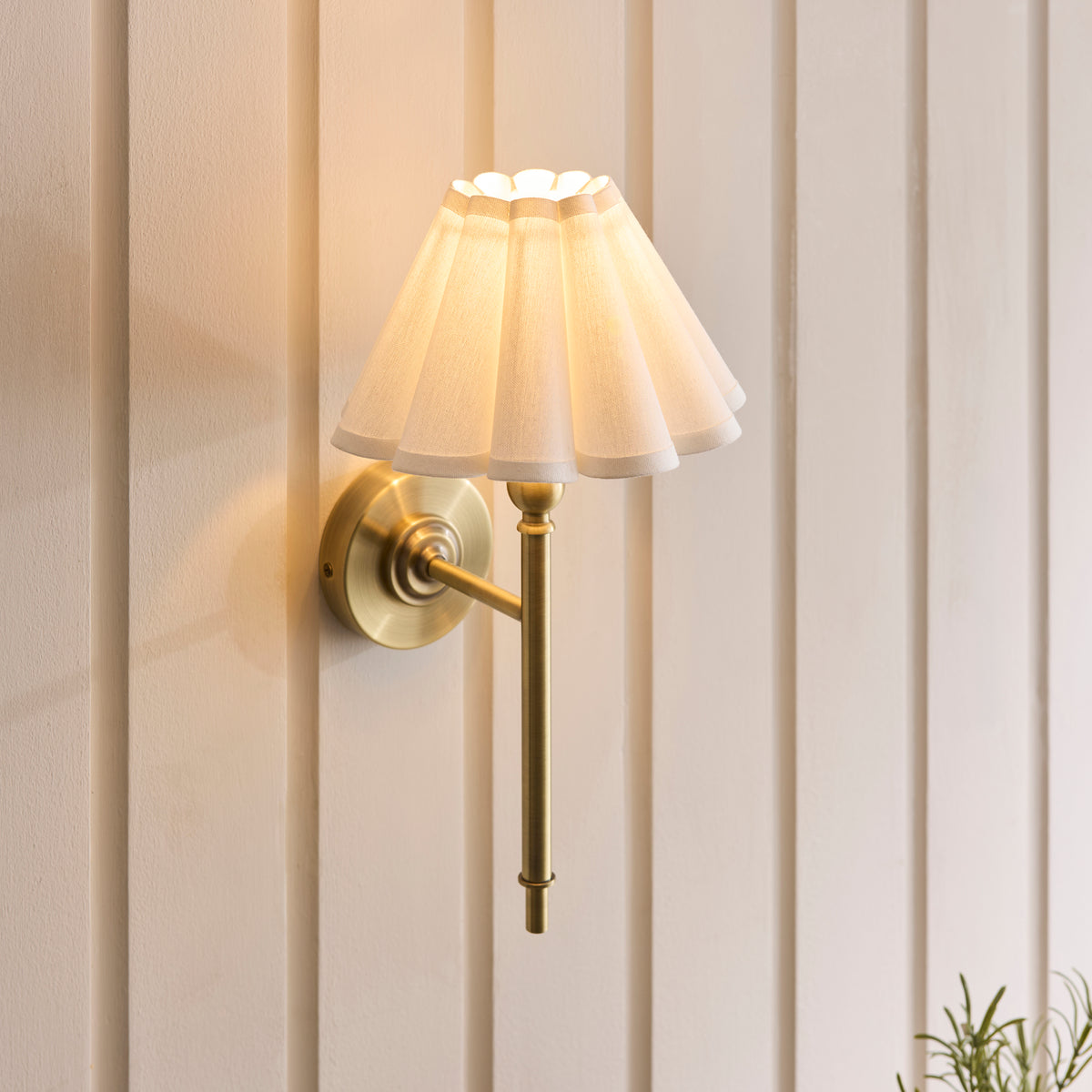125425 Sylvie Wall Light Brass White