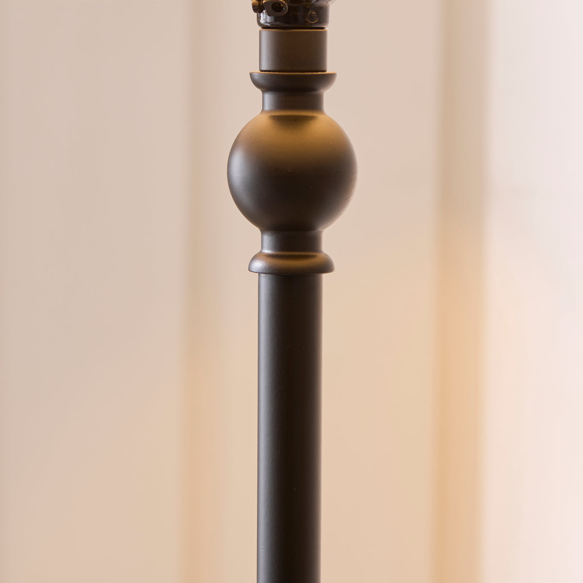 125428 Sylvie Floor Lamp Black