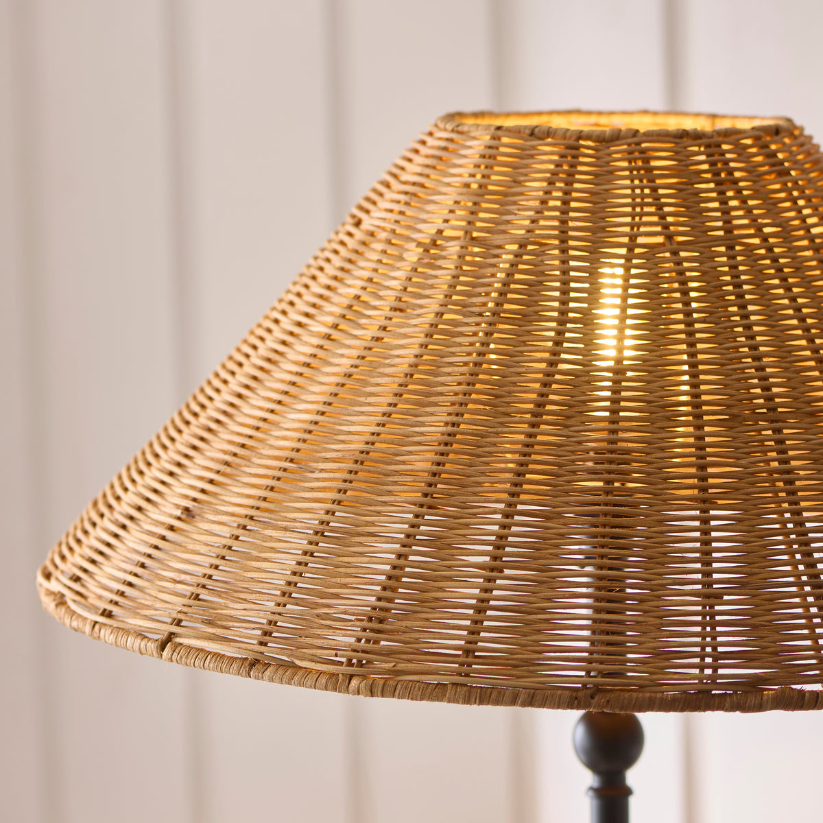 125443 Jericho Floor Lamp Black