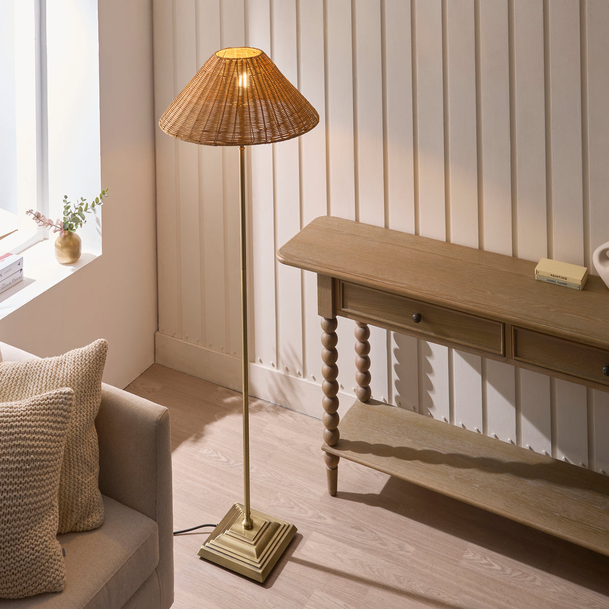 125444 Jericho Floor Lamp Brass