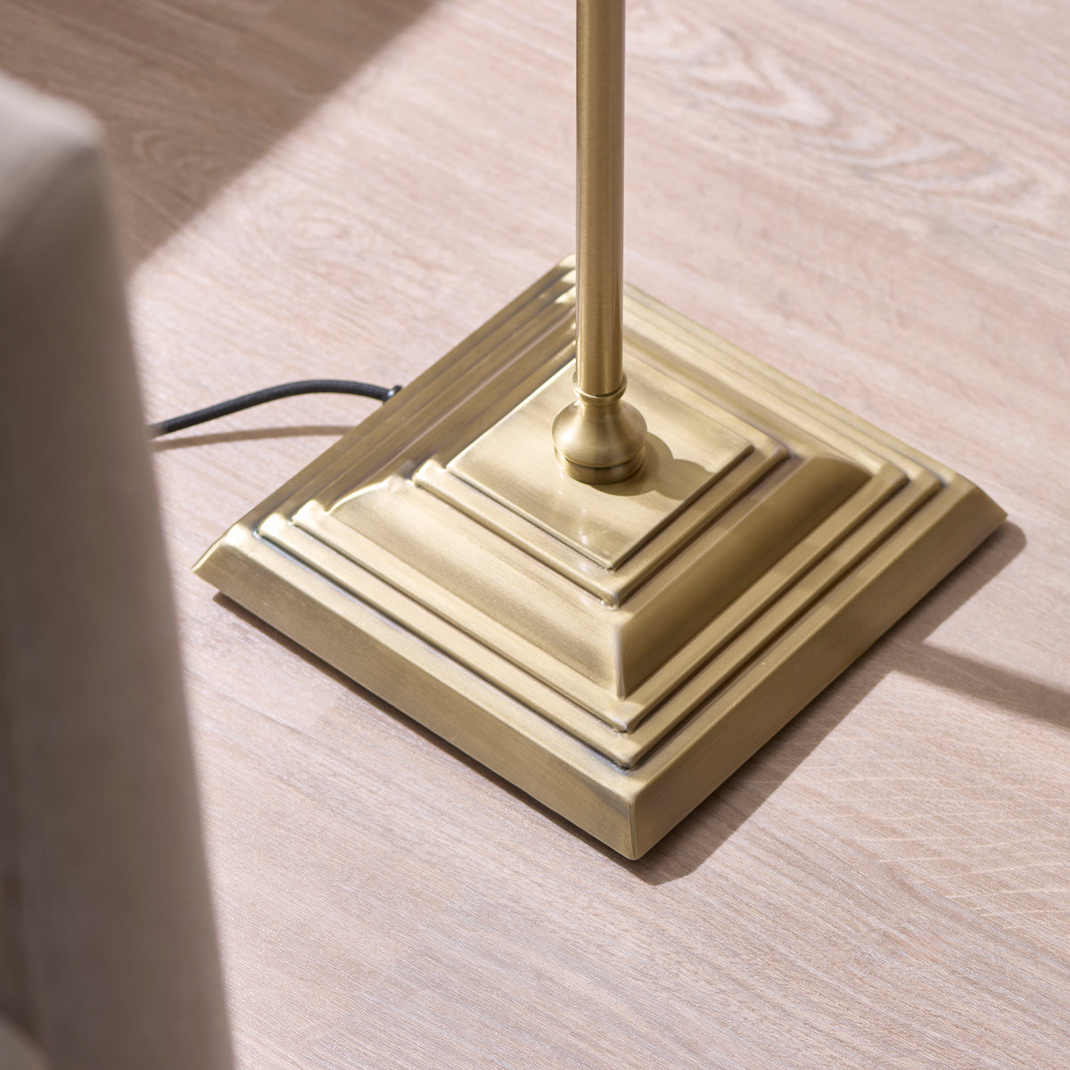 125454 Jericho Floor Lamp Brass