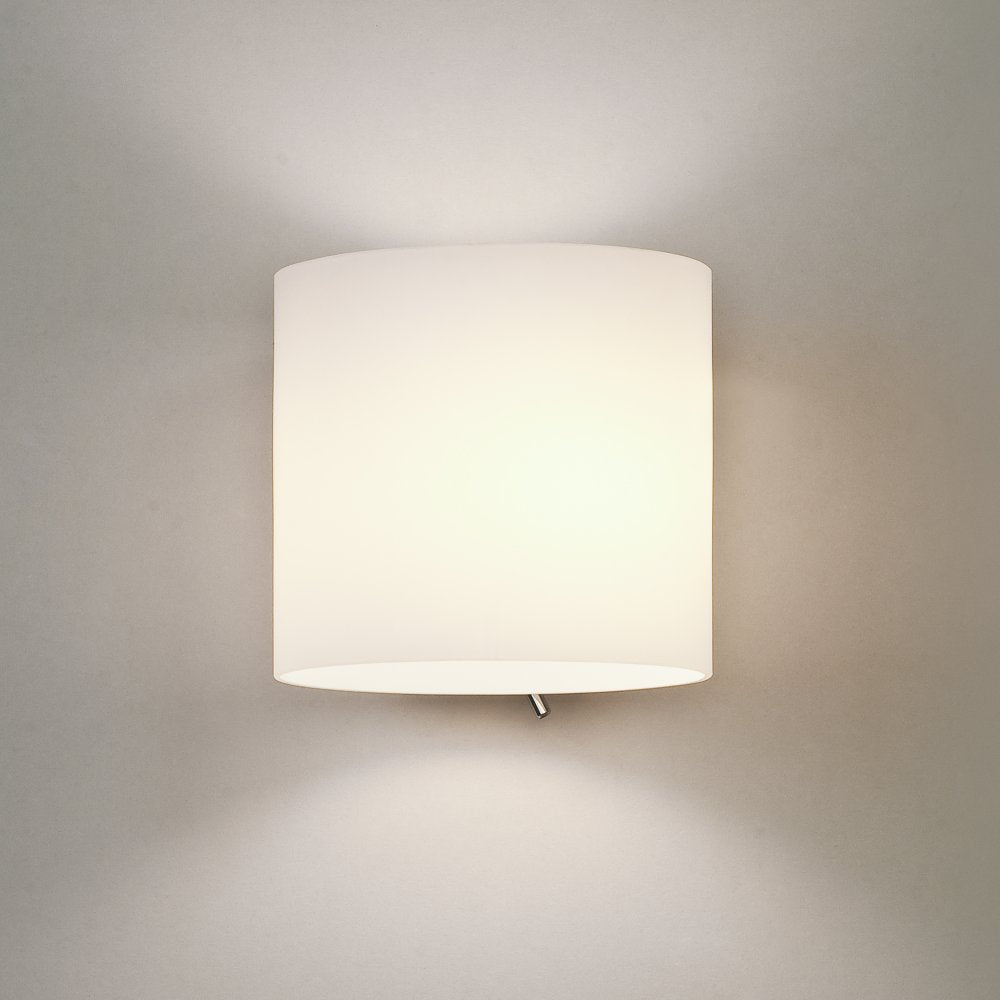 1074001 Luga Wall Light White Glass (S)