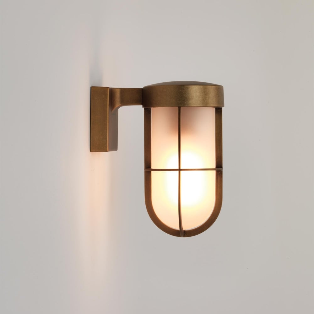 1368008 Cabin Wall Frosted Outdoor Wall Light Antique Brass (S)