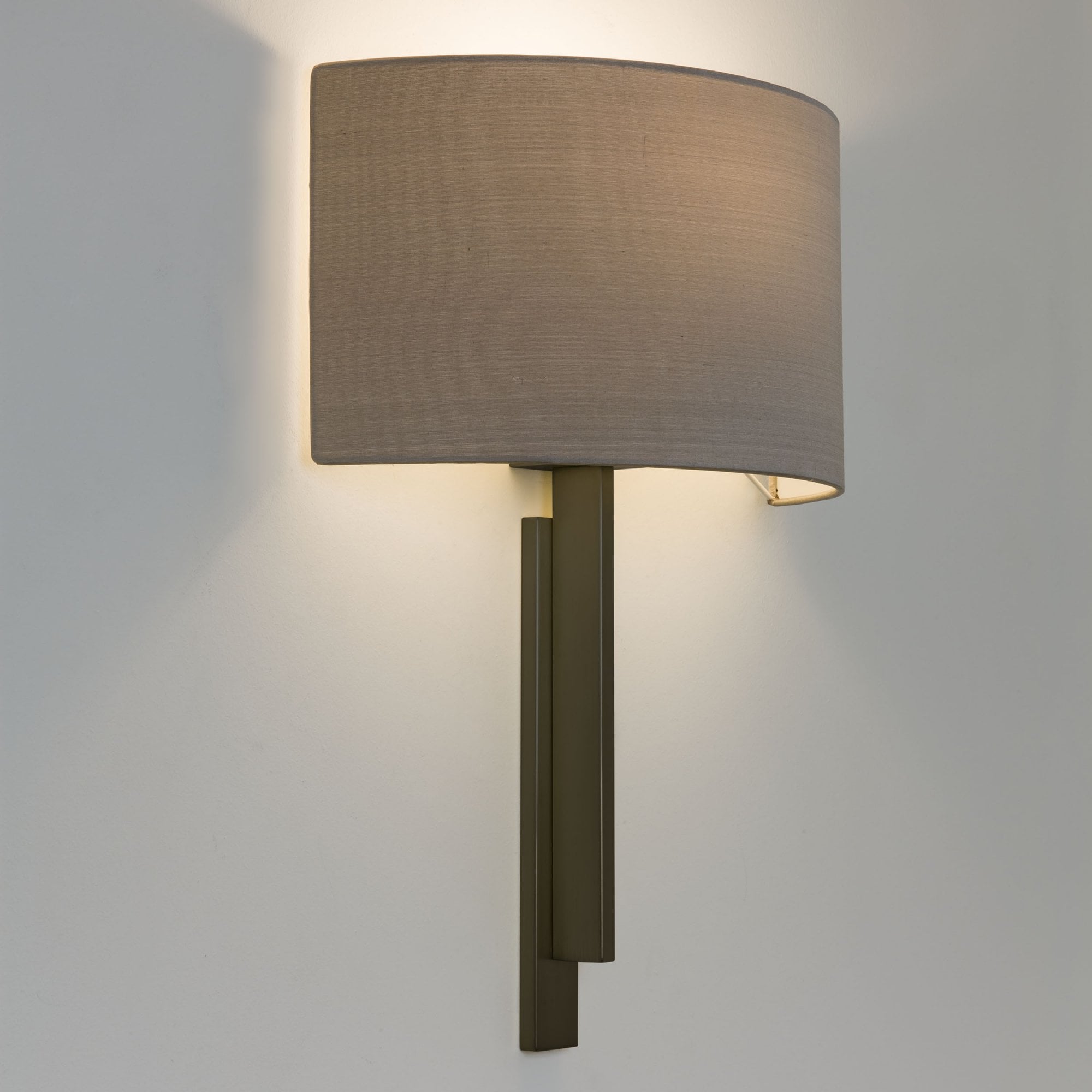 1334007 Tate Wall Light Bronze
