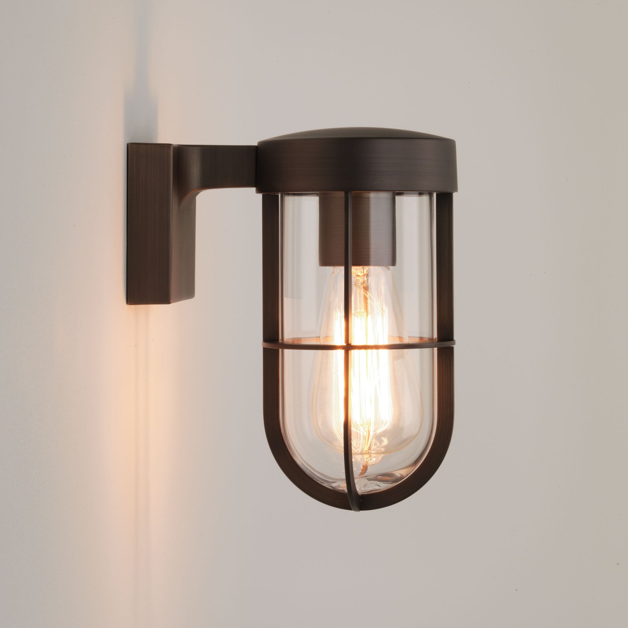 1368025 Cabin Wall Outdoor Wall Light Bronze