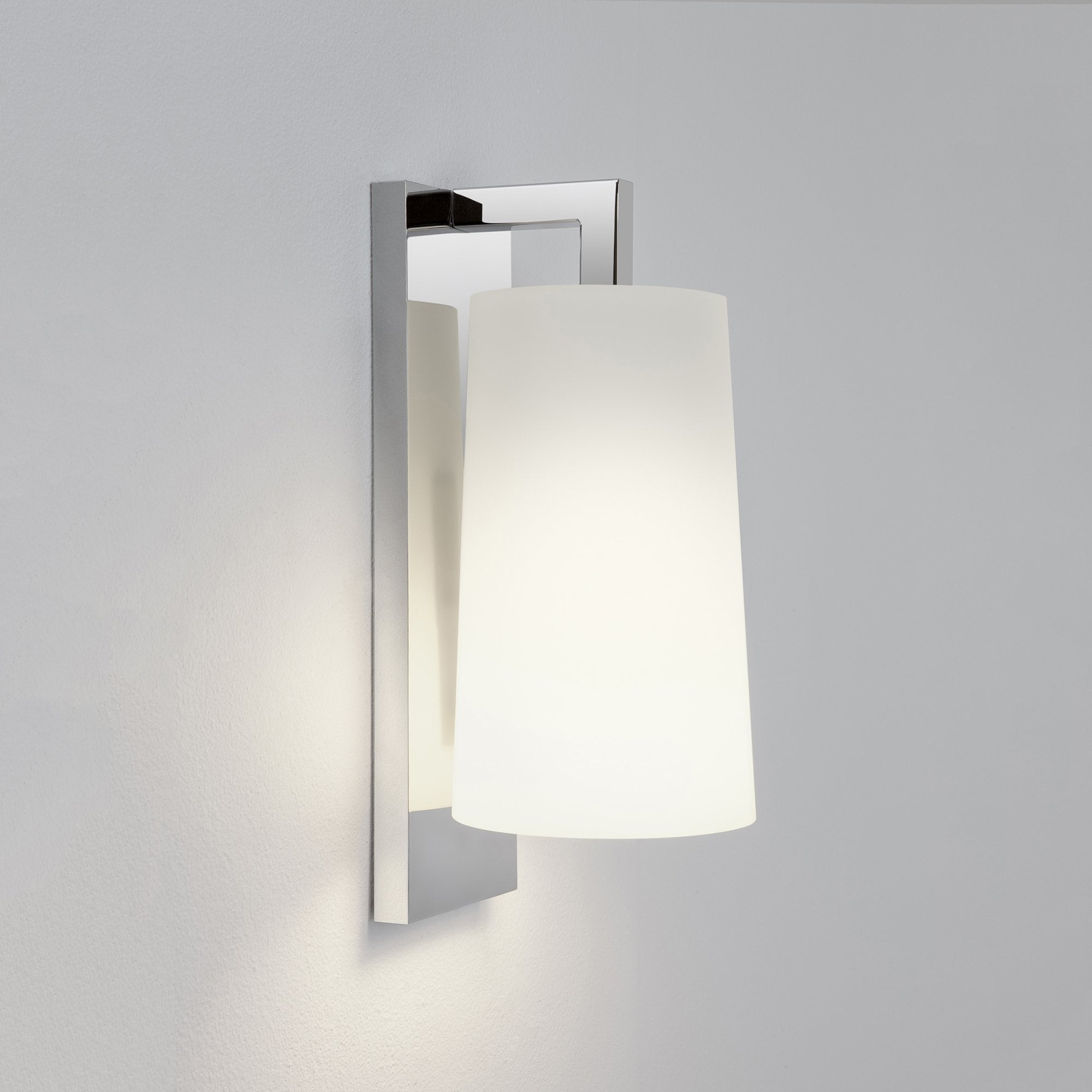 1297001 Lago 280 Bathroom Wall Light