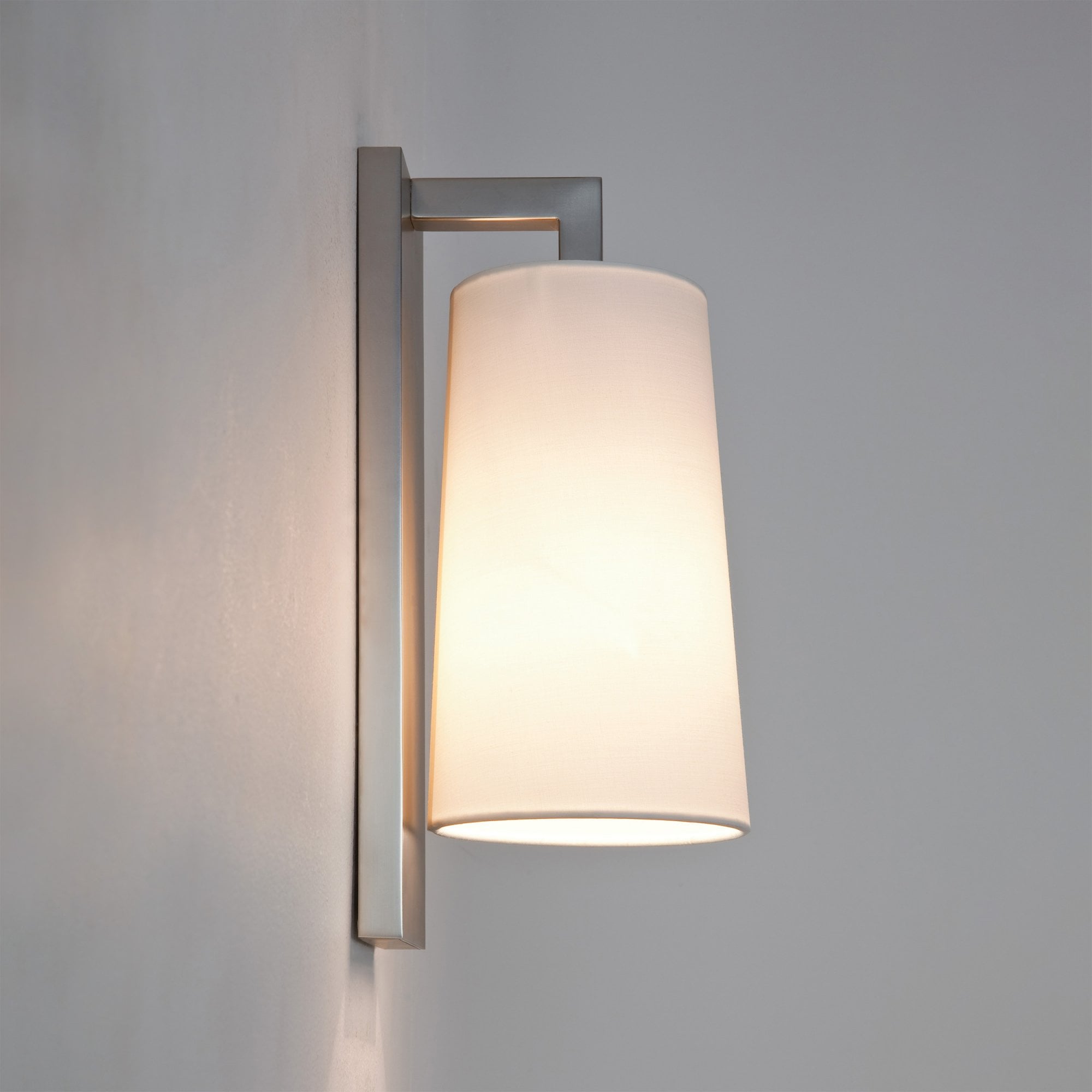 1297002 Lago 280 Bathroom Wall Light