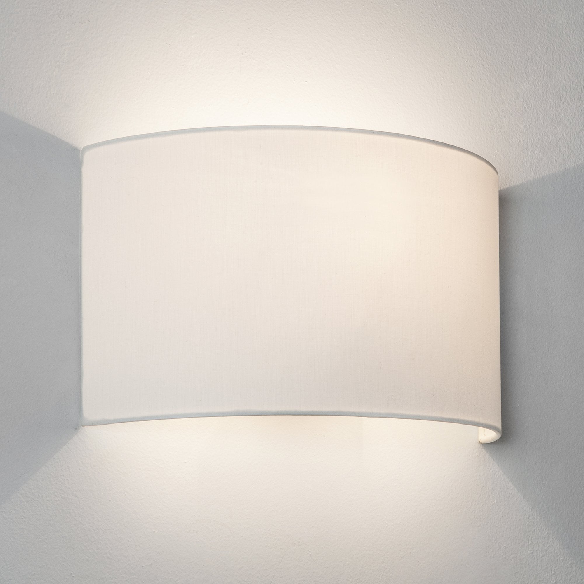 5038007 Cambria 180 Shade White
