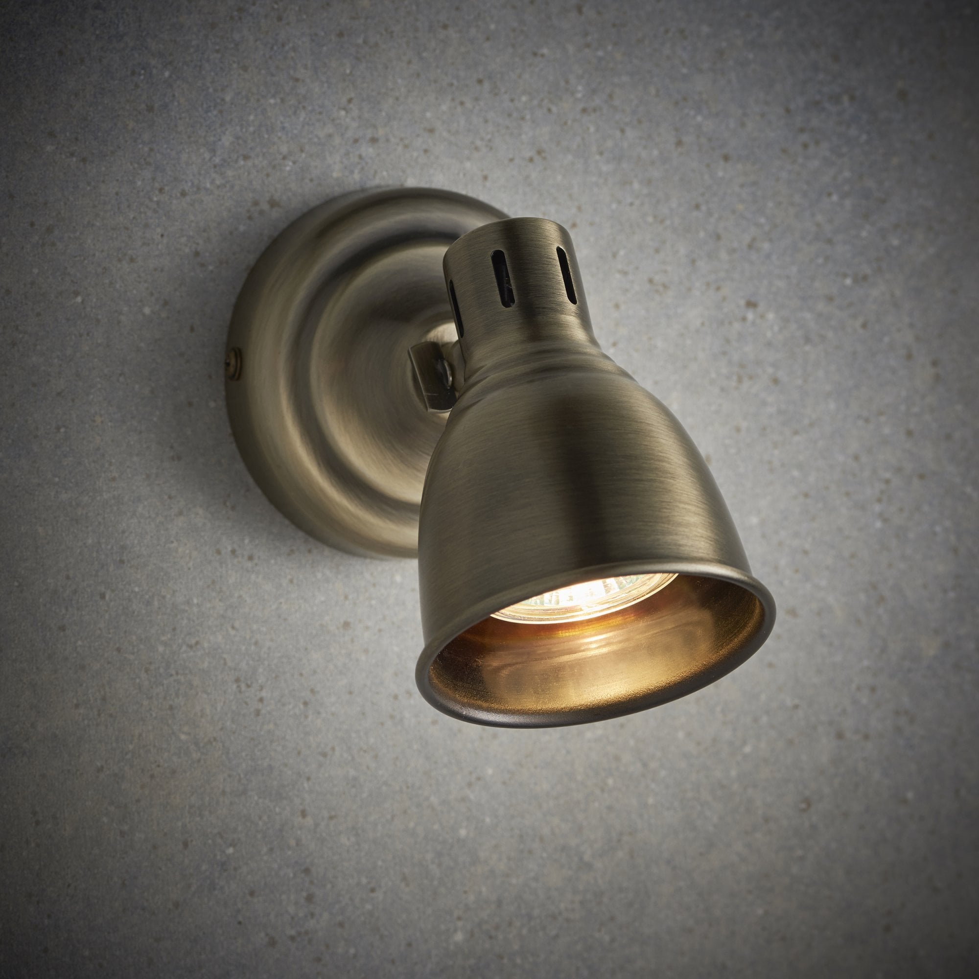 76277 Westbury 1 Light Spotlight Brass