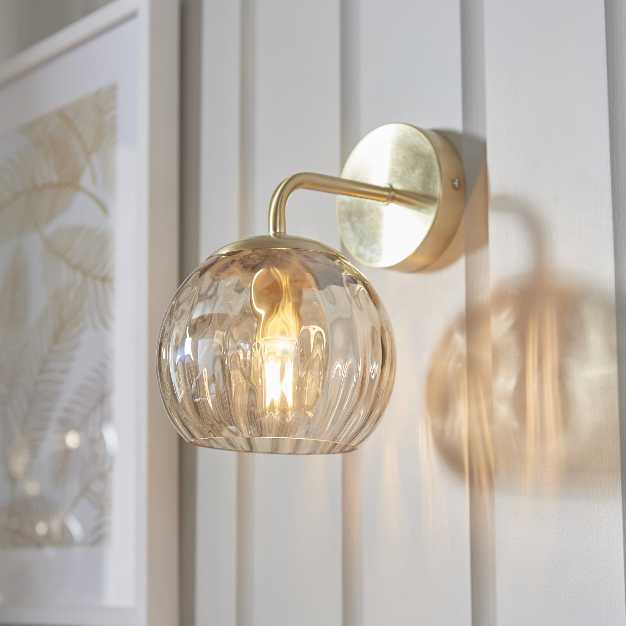 91970 Dimple 1 Light Wall Light Brass Champagne