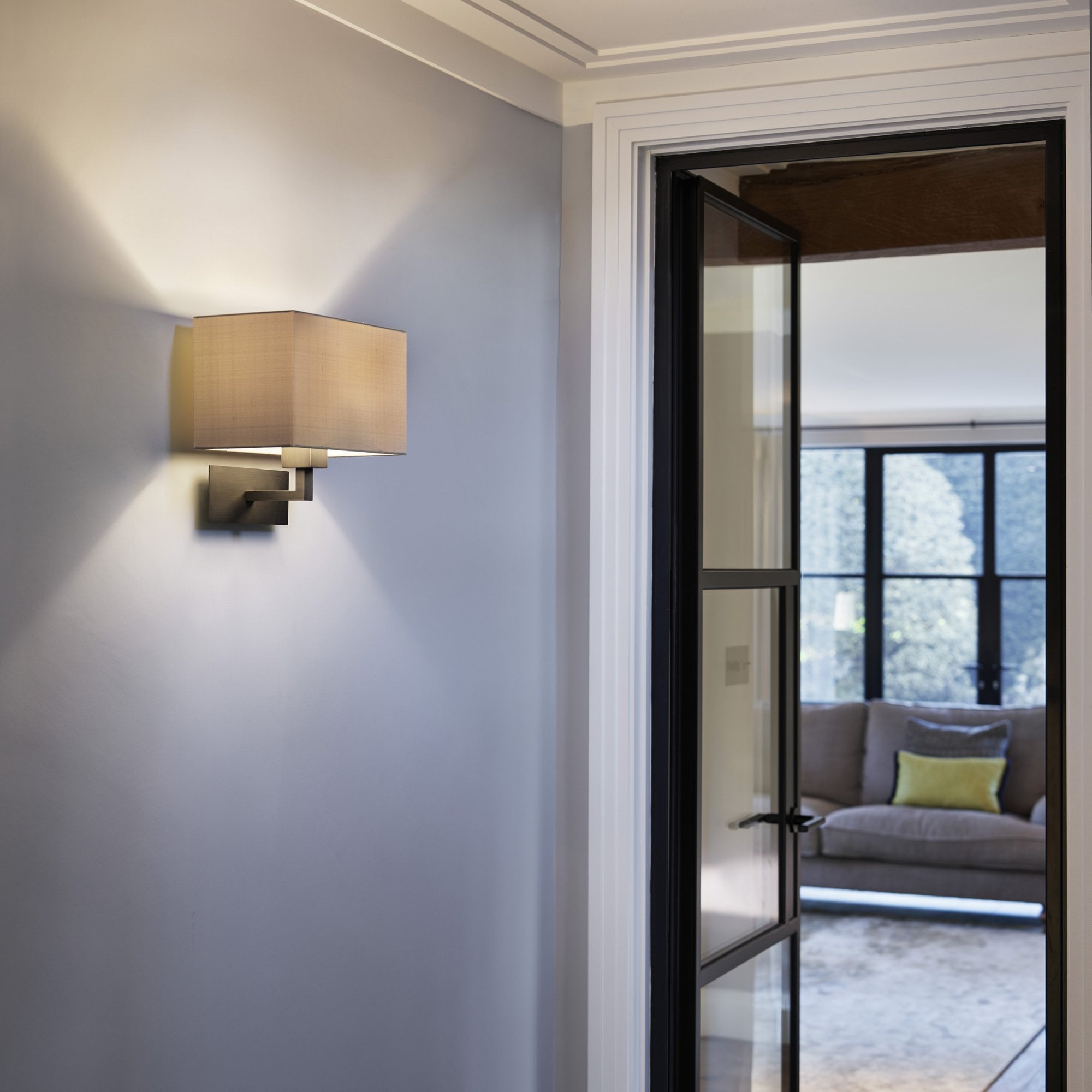 1080045 Park Lane Grande Wall Light Bronze