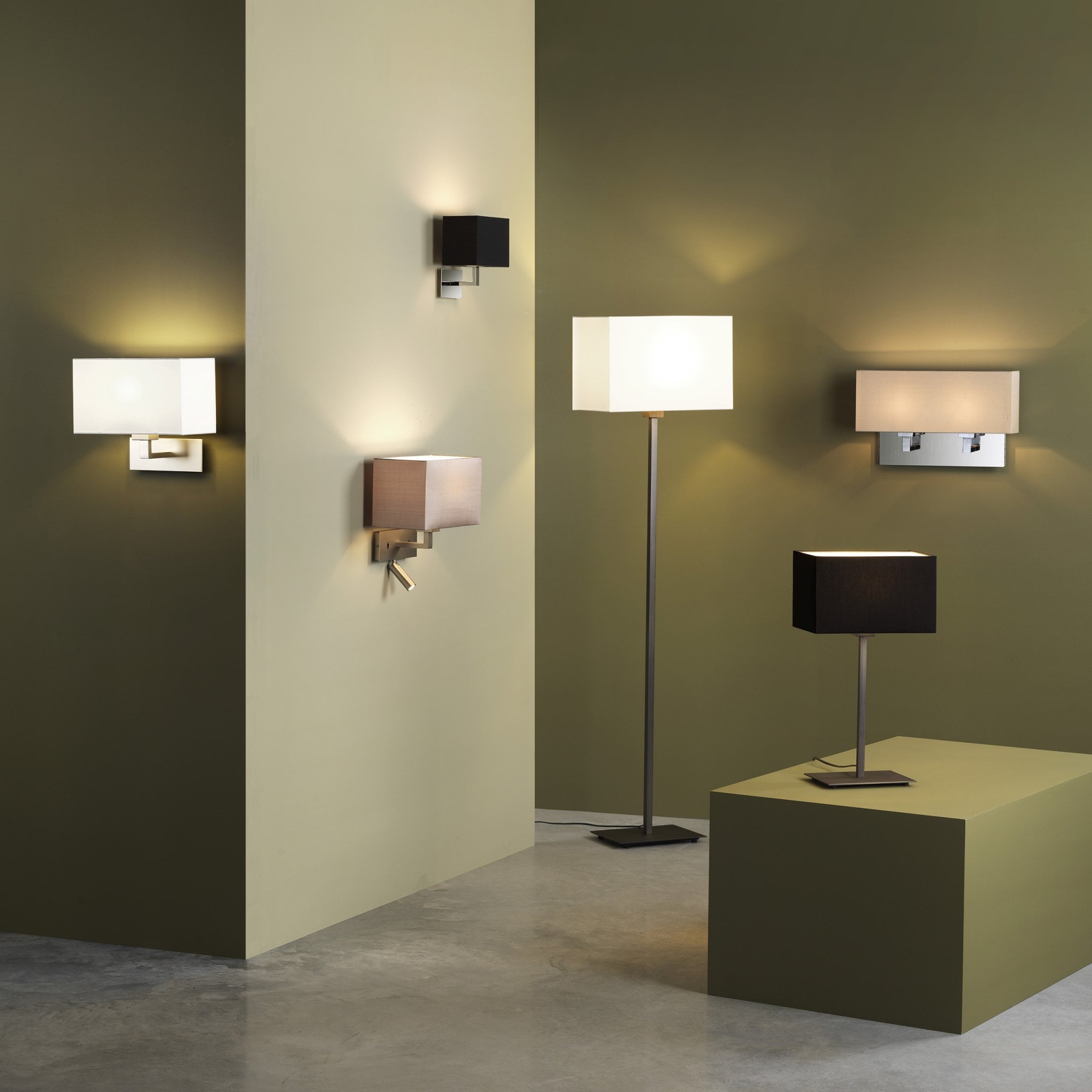 1080045 Park Lane Grande Wall Light Bronze