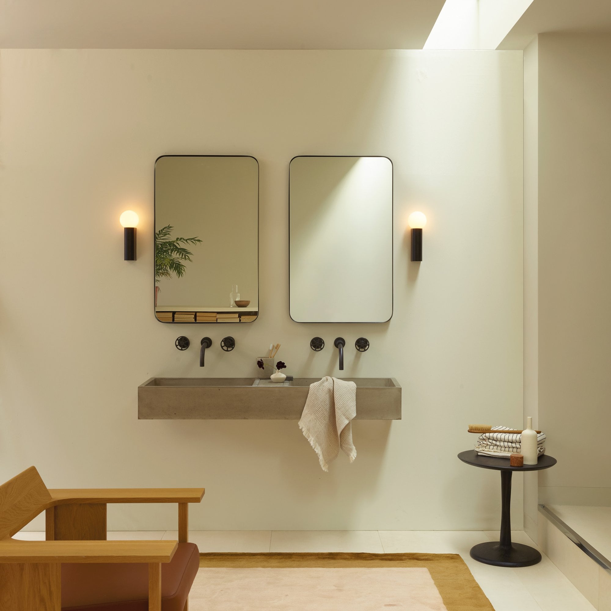 1459005 Ortona Single Bathroom Wall Light Matt Black