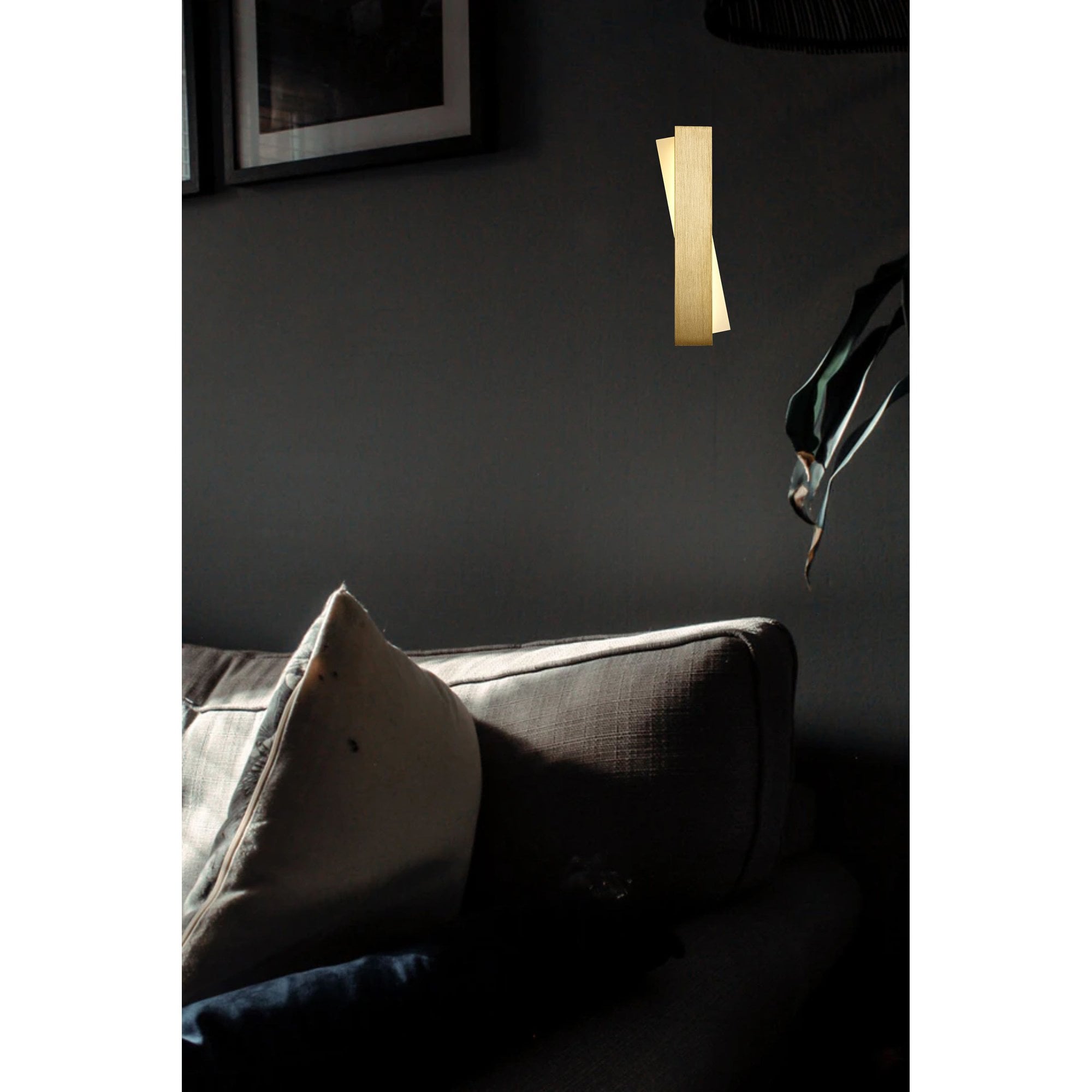 NL70429 Clive Wall Lamp LED Brushed Aluminium/Frosted White